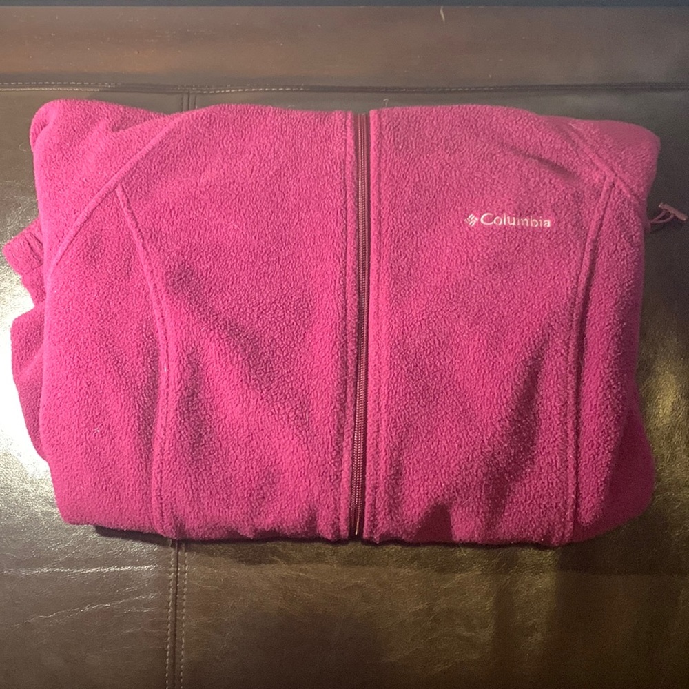 Columbia sweatshirt